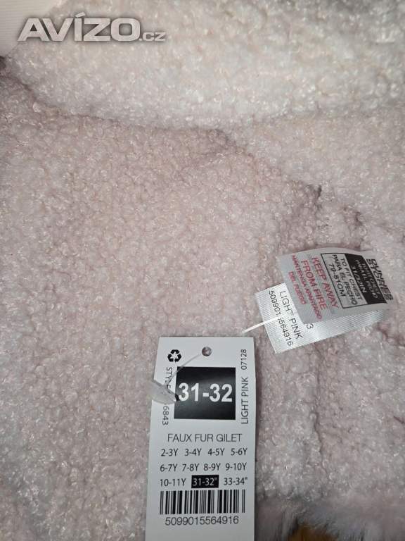 Foto inzerátu NOVÁ Zateplená vesta, vel. 152