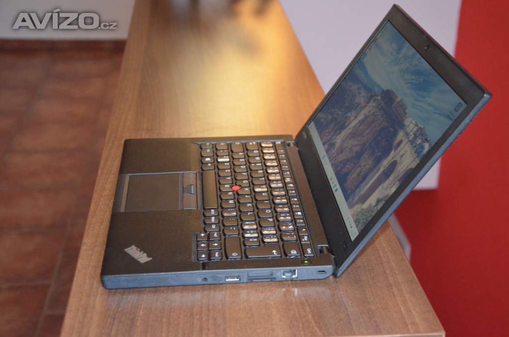 Foto inzerátu Lenovo ThinkPad X260 i5/8GB/SSD256GB/záruka