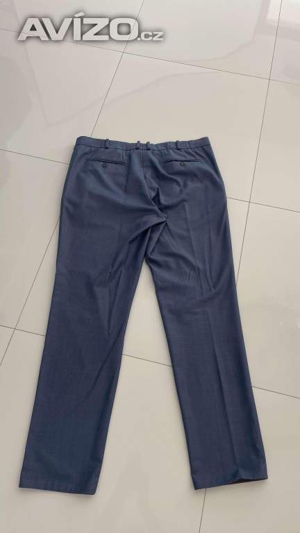 Foto inzerátu pánský oblek