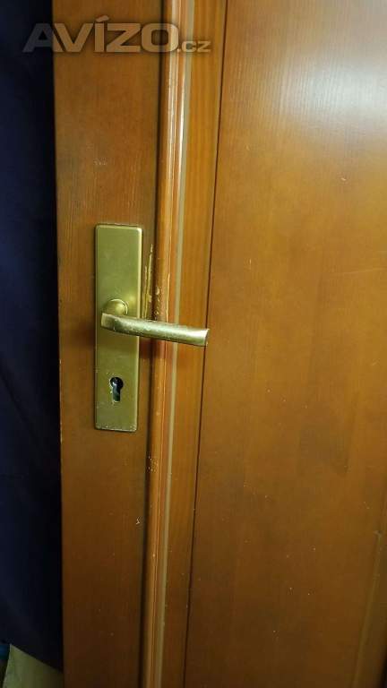Foto inzerátu Venkovní vchodové dveře 98/200 (masiv)