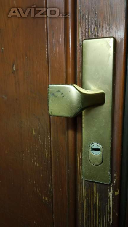 Foto inzerátu Venkovní vchodové dveře 98/200 (masiv)