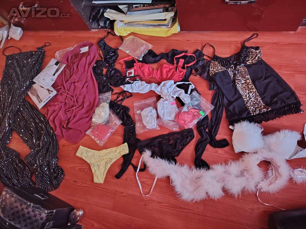 prodam  set oblecku na foceni a pod