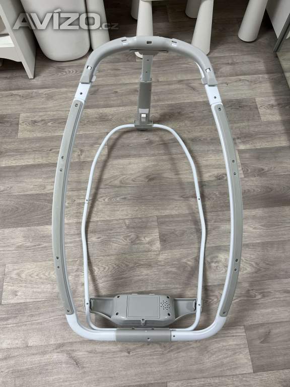 Foto inzerátu Prodám dětské vibrující houpátko Ingenuity s melodií Cuddle Lamb 2019