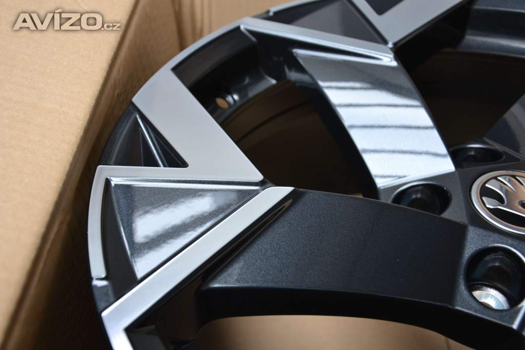 Foto inzerátu Škoda Superb III/IV/VW Passat B8-NOVÉ orig.Alu 18-8x18,ET44