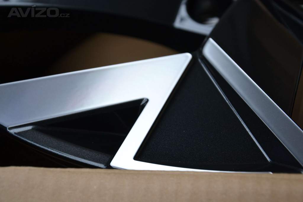 Foto inzerátu Škoda Superb III/IV/VW Passat B8-NOVÉ orig.Alu 18-8x18,ET44