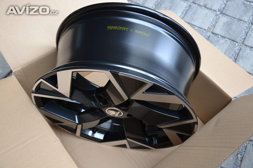 Foto inzerátu Škoda Superb III/IV/VW Passat B8-NOVÉ orig.Alu 18-8x18,ET44