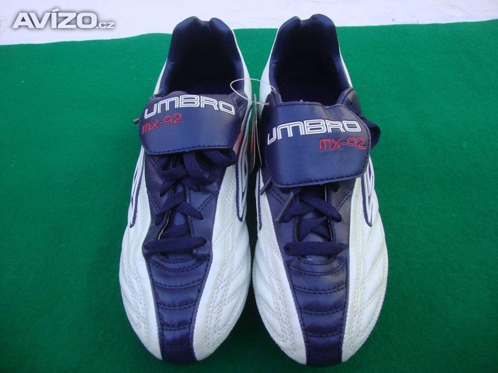 Nové kopačky Umbro mx-92 vel.43 na trávu plastové špunty
