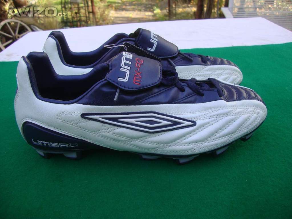 Foto inzerátu Nové kopačky Umbro mx-92 vel.43 na trávu plastové špunty
