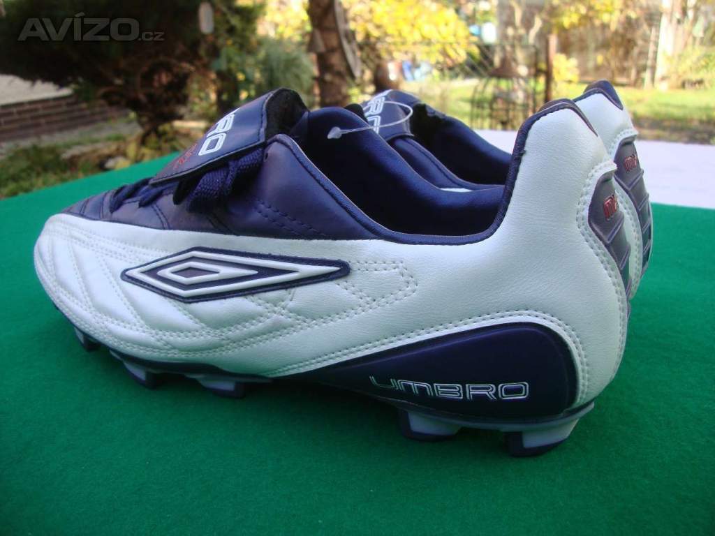 Foto inzerátu Nové kopačky Umbro mx-92 vel.43 na trávu plastové špunty