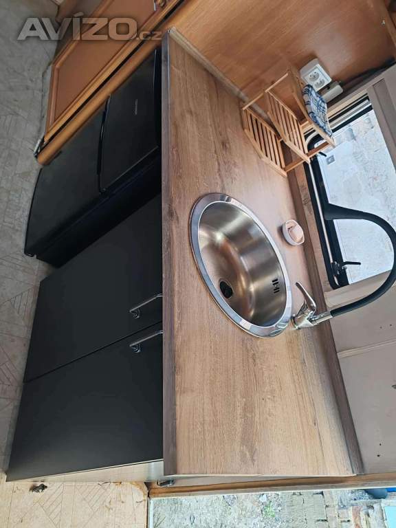 Foto inzerátu Prodám karavan, vhodný na zahradu