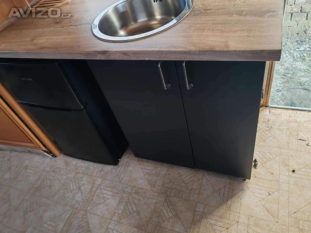 Foto inzerátu Prodám karavan, vhodný na zahradu