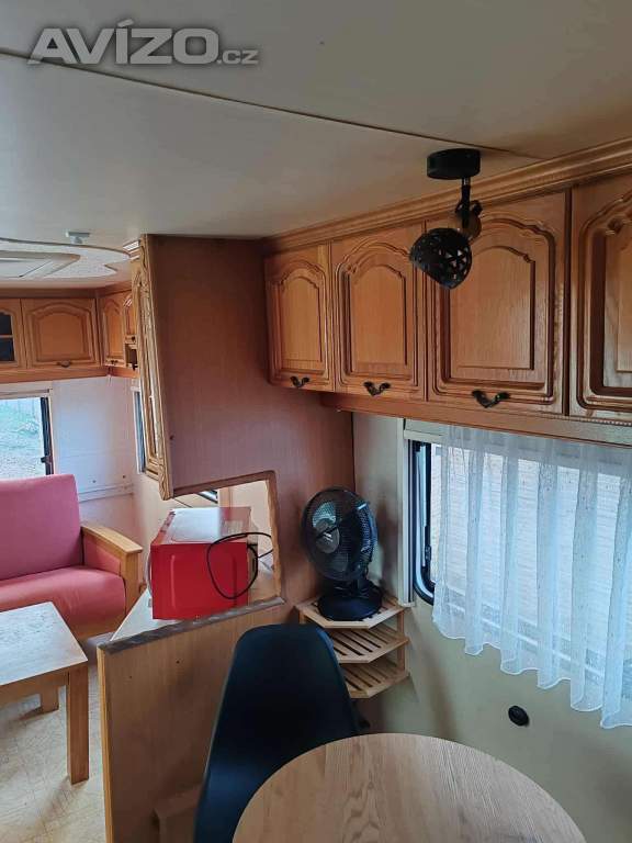 Foto inzerátu Prodám karavan, vhodný na zahradu
