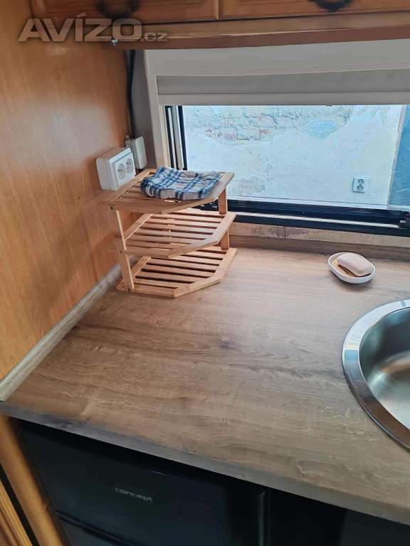 Foto inzerátu Prodám karavan, vhodný na zahradu