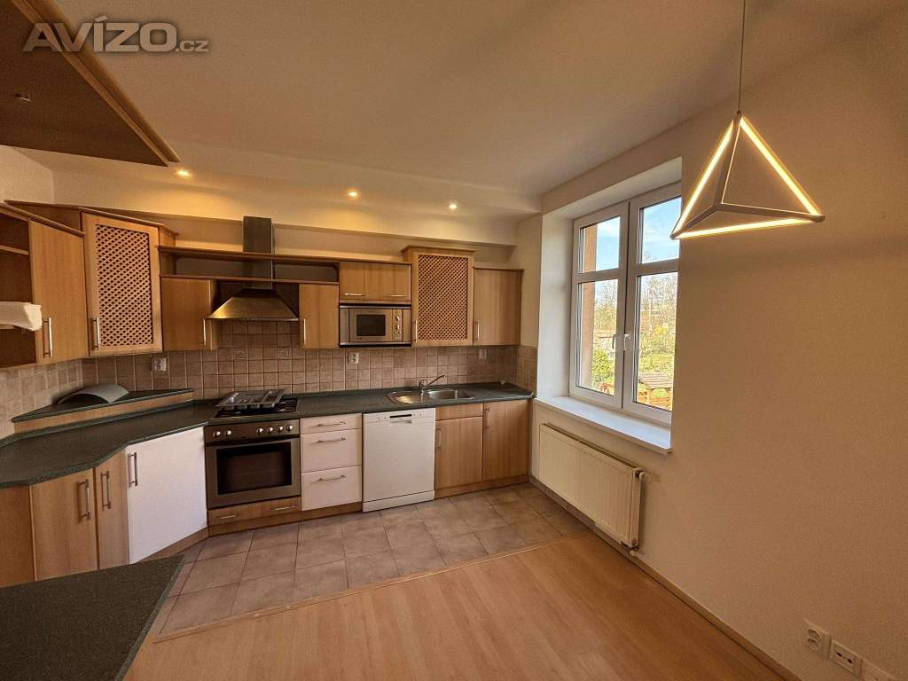 Foto inzerátu Dvougenerační rodinný dům 300m2 + zahrada 1399m2 ul.Křížkovského