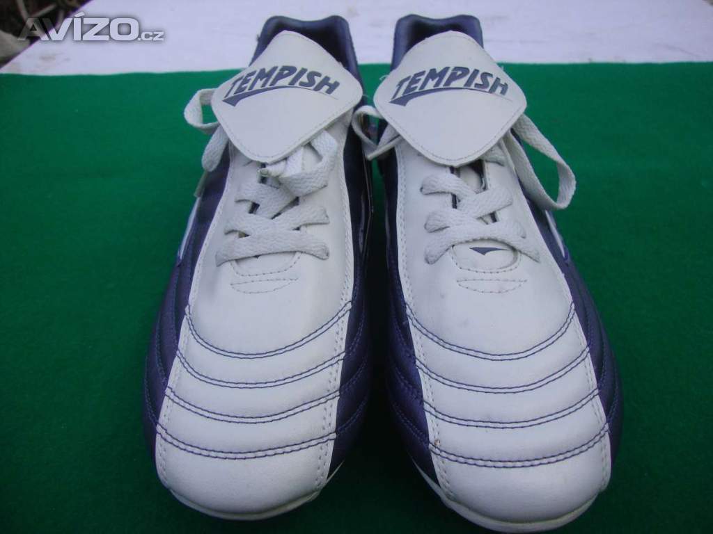 Foto inzerátu Nové kopačky Tempish Calibra vel.44 na trávu plastové špunty