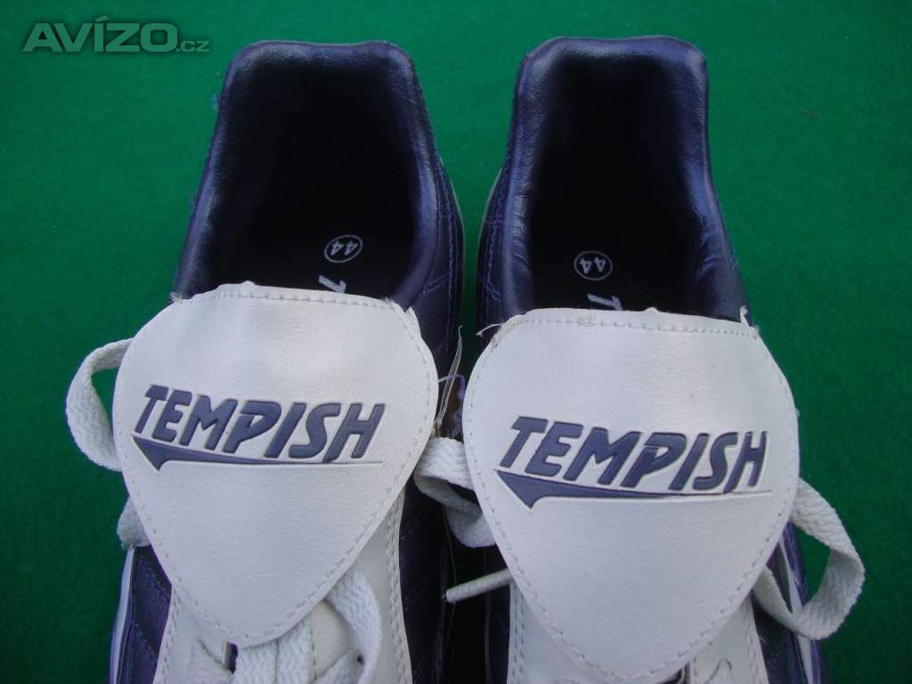 Foto inzerátu Nové kopačky Tempish Calibra vel.44 na trávu plastové špunty