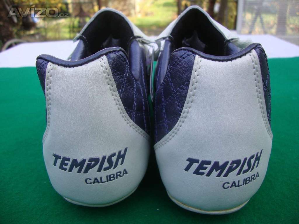Foto inzerátu Nové kopačky Tempish Calibra vel.44 na trávu plastové špunty