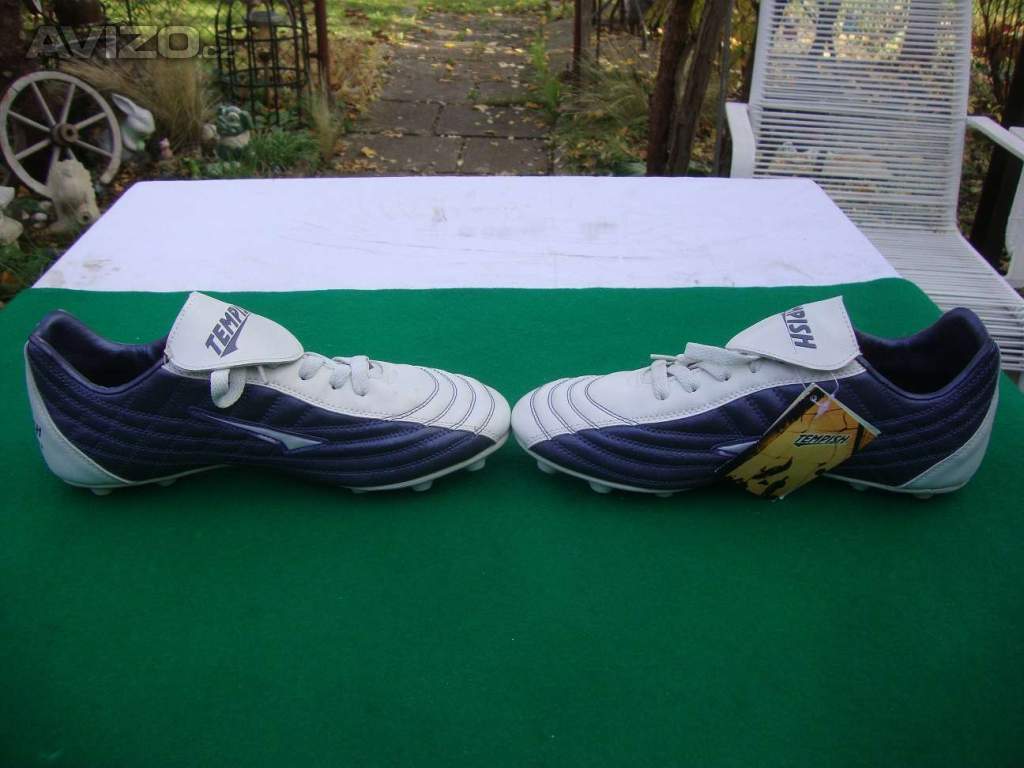 Foto inzerátu Nové kopačky Tempish Calibra vel.44 na trávu plastové špunty