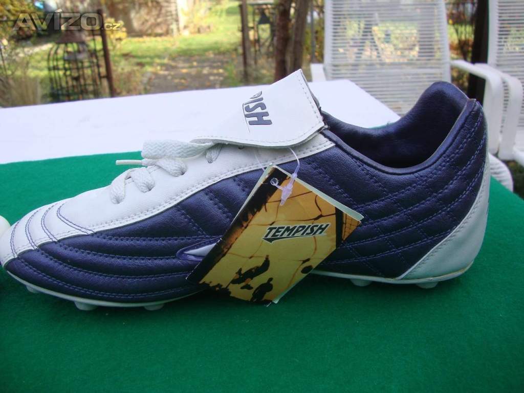 Foto inzerátu Nové kopačky Tempish Calibra vel.44 na trávu plastové špunty