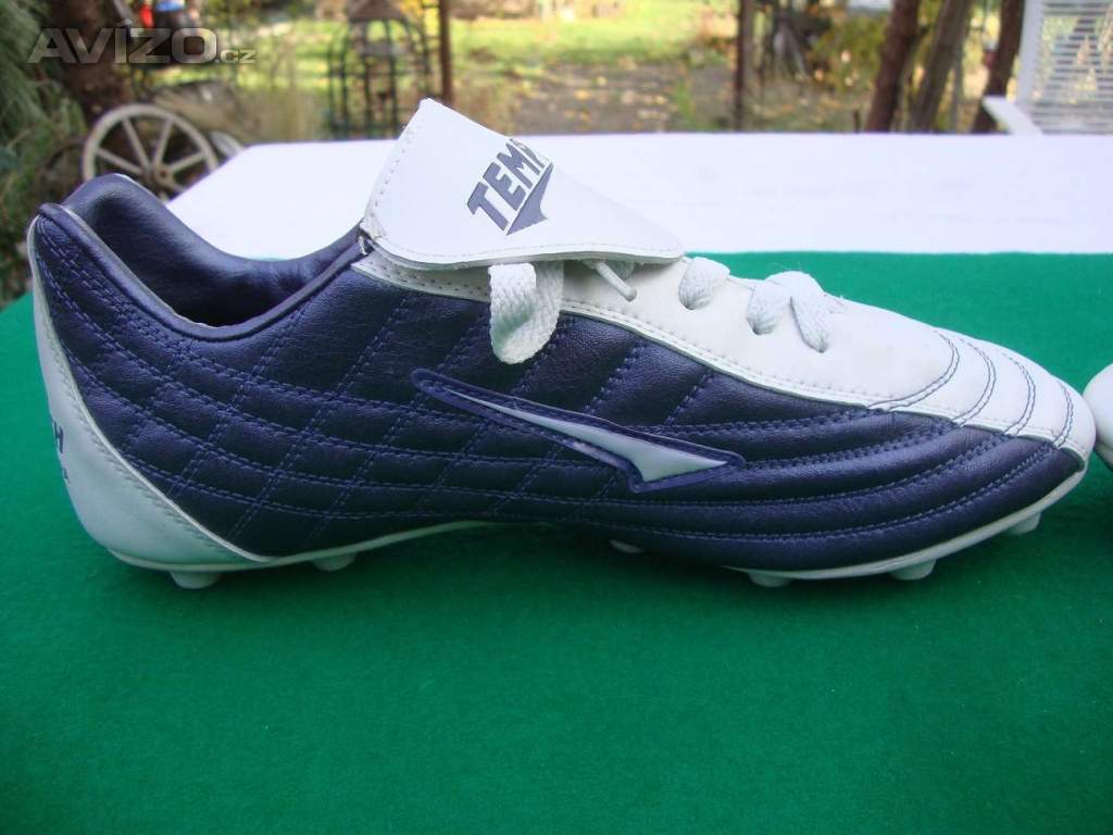 Foto inzerátu Nové kopačky Tempish Calibra vel.44 na trávu plastové špunty