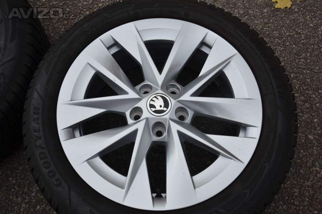 Foto inzerátu Zimní NOVÝ komplet Škoda Octavia IV+205/55R17 GoodYear