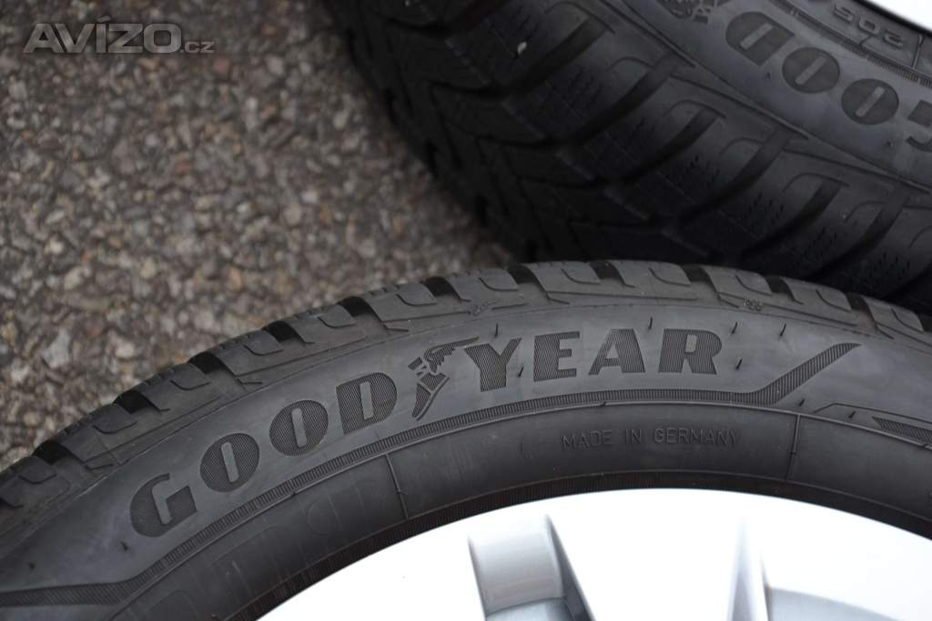 Foto inzerátu Zimní NOVÝ komplet Škoda Octavia IV+205/55R17 GoodYear