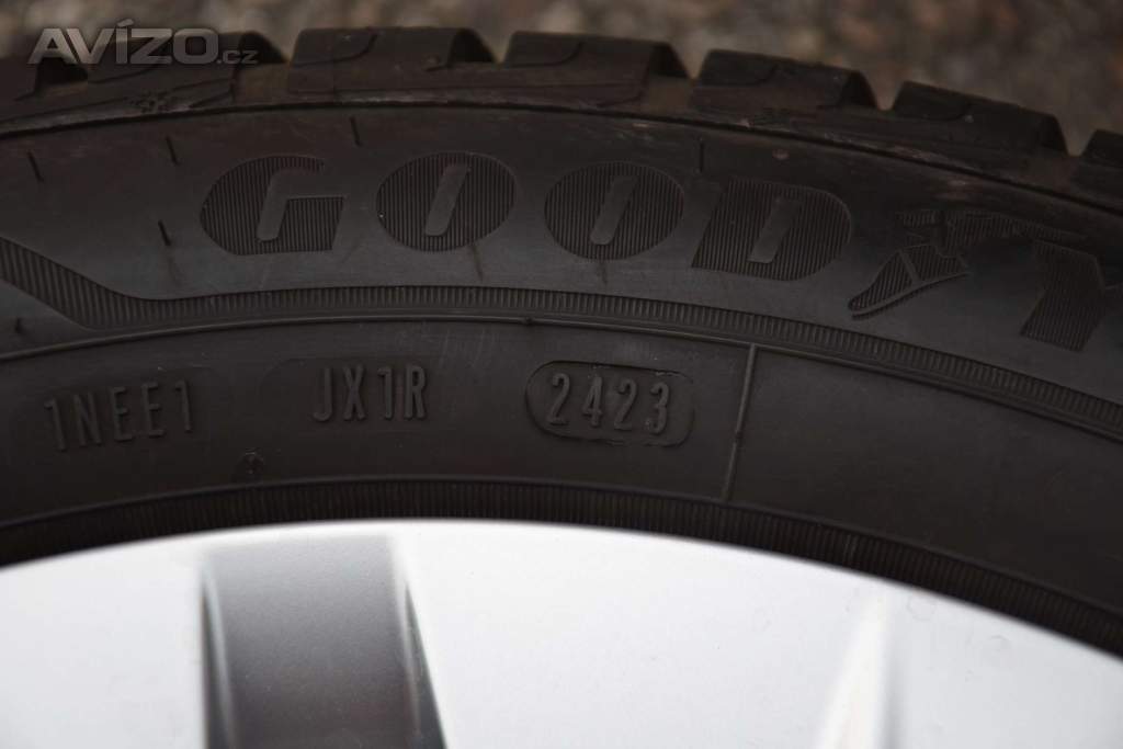 Foto inzerátu Zimní NOVÝ komplet Škoda Octavia IV+205/55R17 GoodYear