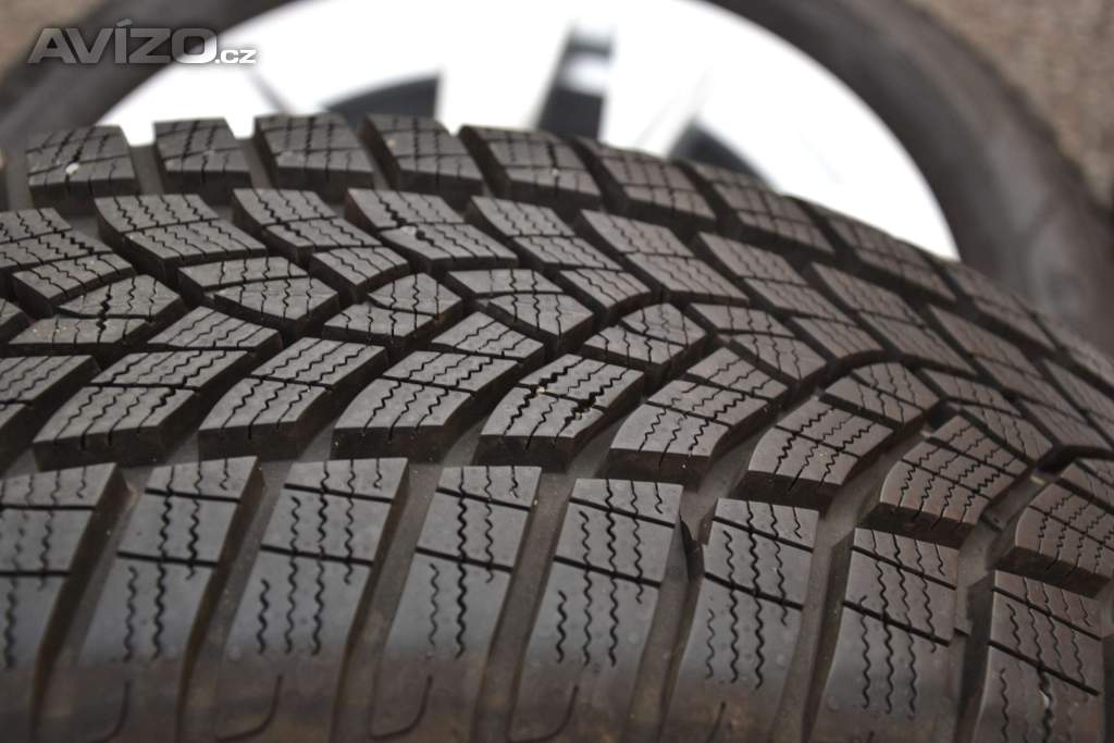 Foto inzerátu Zimní NOVÝ komplet Škoda Octavia IV+205/55R17 GoodYear