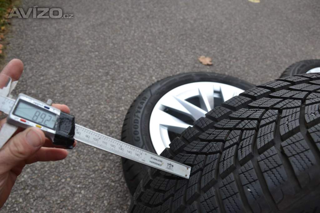 Foto inzerátu Zimní NOVÝ komplet Škoda Octavia IV+205/55R17 GoodYear