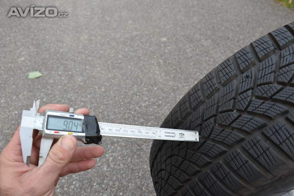 Foto inzerátu Zimní NOVÝ komplet Škoda Octavia IV+205/55R17 GoodYear