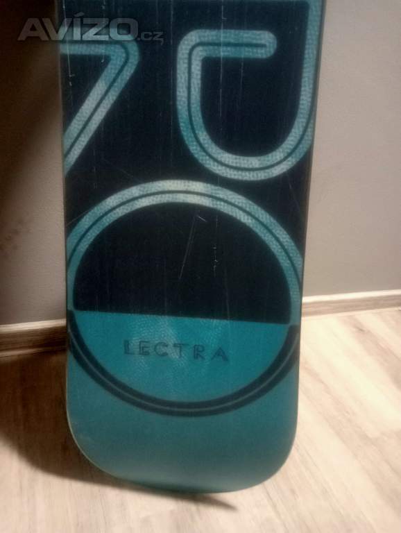 Foto inzerátu Dámský snowboard NITRO vel.142 + vázání 