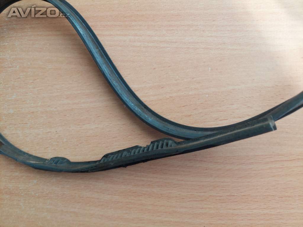 Foto inzerátu Suzuki Samurai, Jimny - ochranná boční lišta 