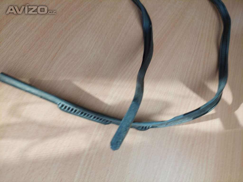 Foto inzerátu Suzuki Samurai, Jimny - ochranná boční lišta 