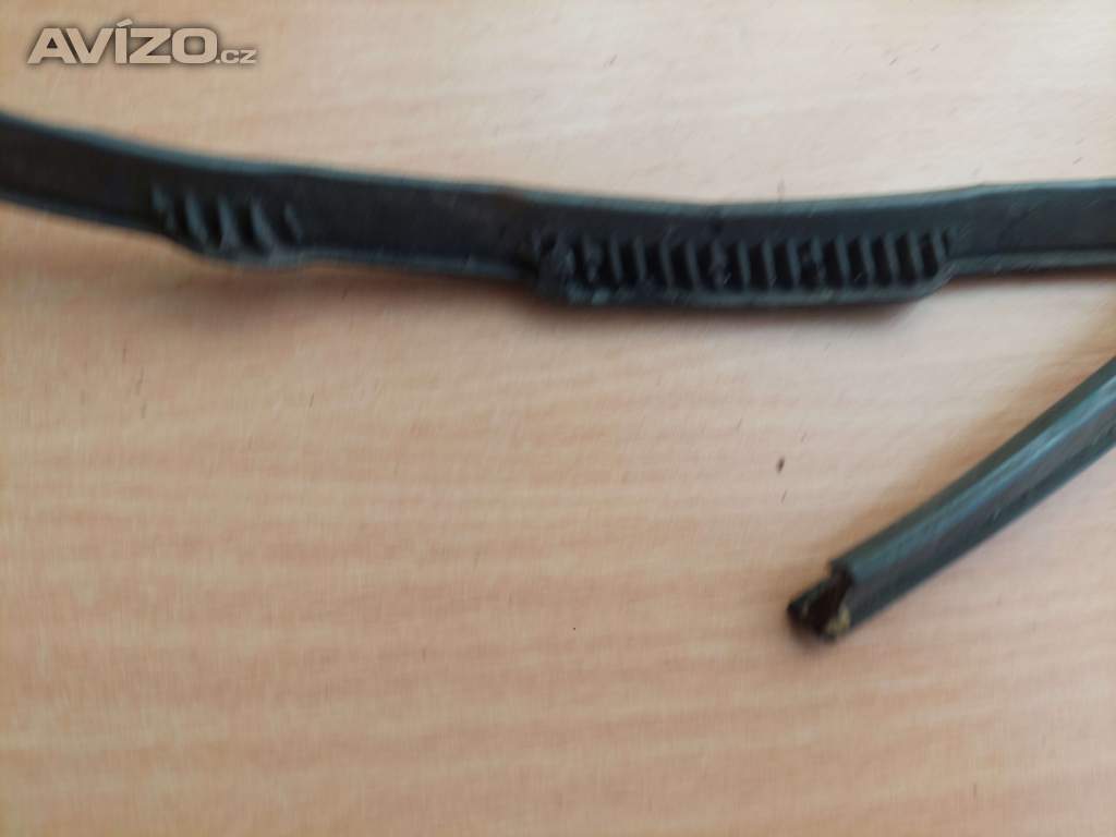 Foto inzerátu Suzuki Samurai, Jimny - ochranná boční lišta 