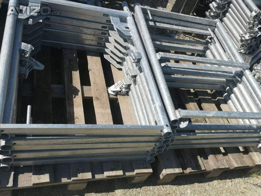 Foto inzerátu Fasádní lešení BAUMANN a LAYHER – nové, robustní, ocelové 4,3 X 18,42
