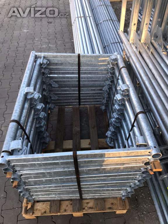 Foto inzerátu Fasádní lešení BAUMANN a LAYHER – nové, robustní, ocelové 4,3 X 18,42