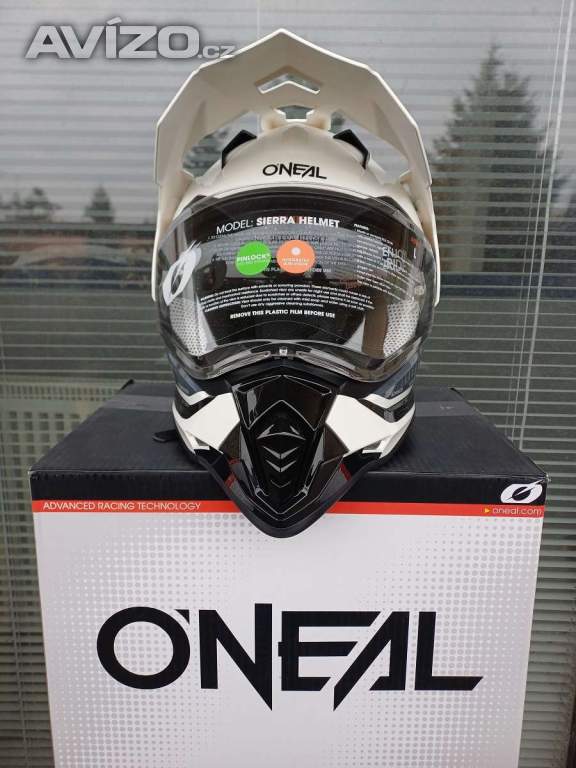 Foto inzerátu Enduro přilba Oneal Sierra R 2024