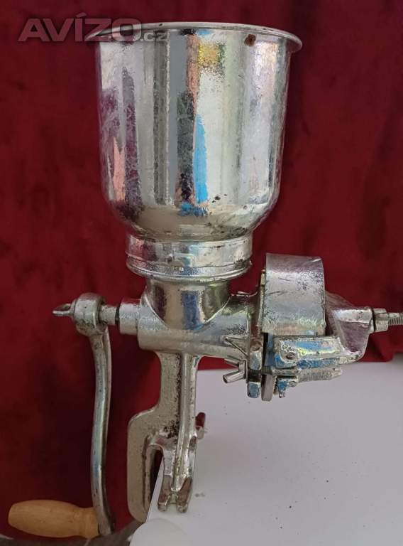 Šrotovník na slad a obilí. 