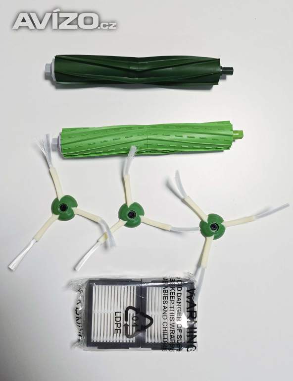 Foto inzerátu iRobot Roomba i7 – výborný stav + nová sada kartáčů a filtrů + virtuální stěna