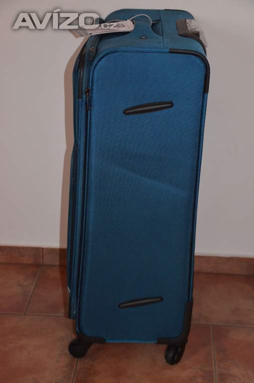 Foto inzerátu Prodám nový větší cestovní kufr v tyrkysové barvě