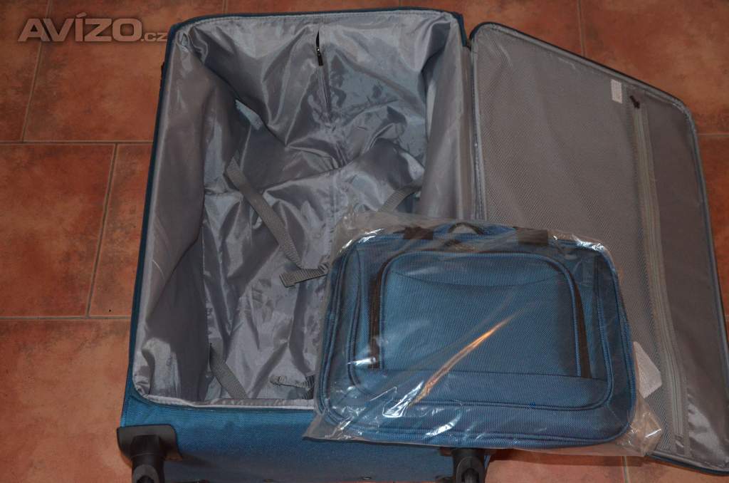 Foto inzerátu Prodám nový větší cestovní kufr v tyrkysové barvě
