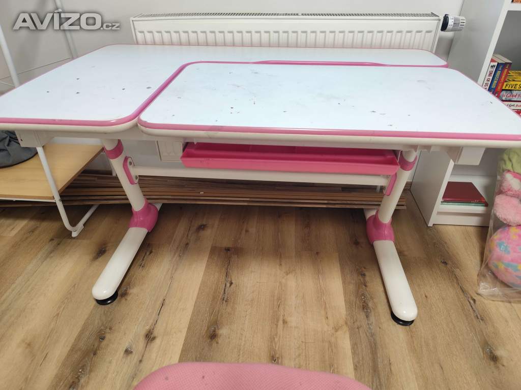 Rostoucí stůl s židlí