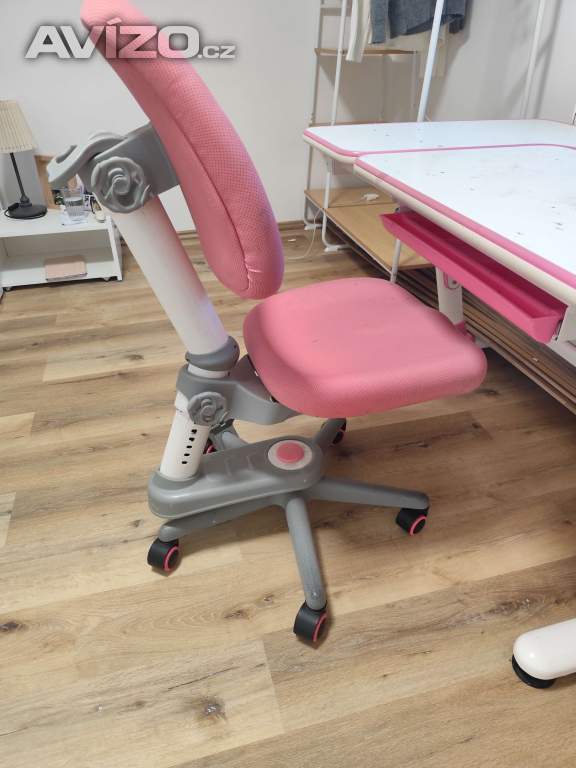 Foto inzerátu Rostoucí stůl s židlí