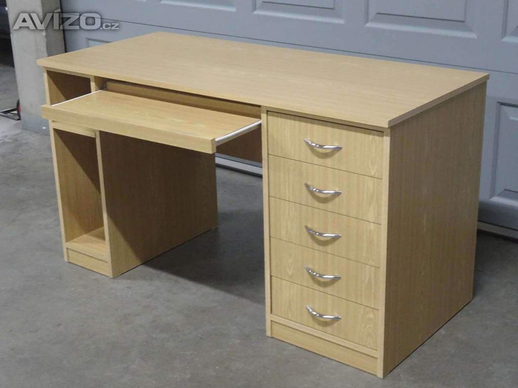 Pevný a kvalitní psací stůl