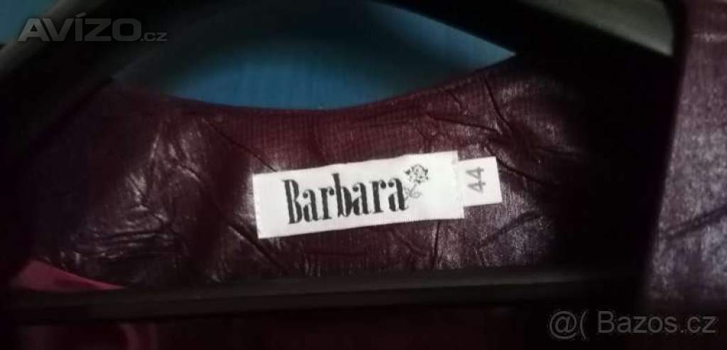 Foto inzerátu Luxusní dámský kostým 