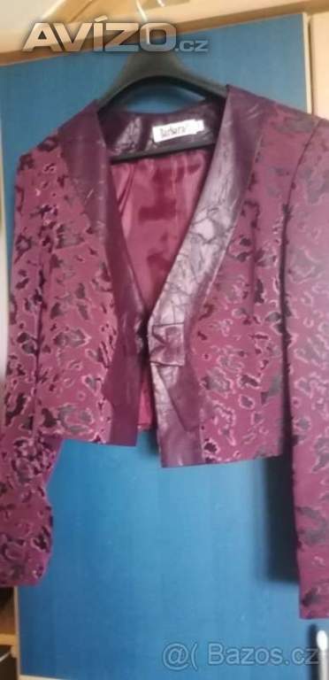 Foto inzerátu Luxusní dámský kostým 