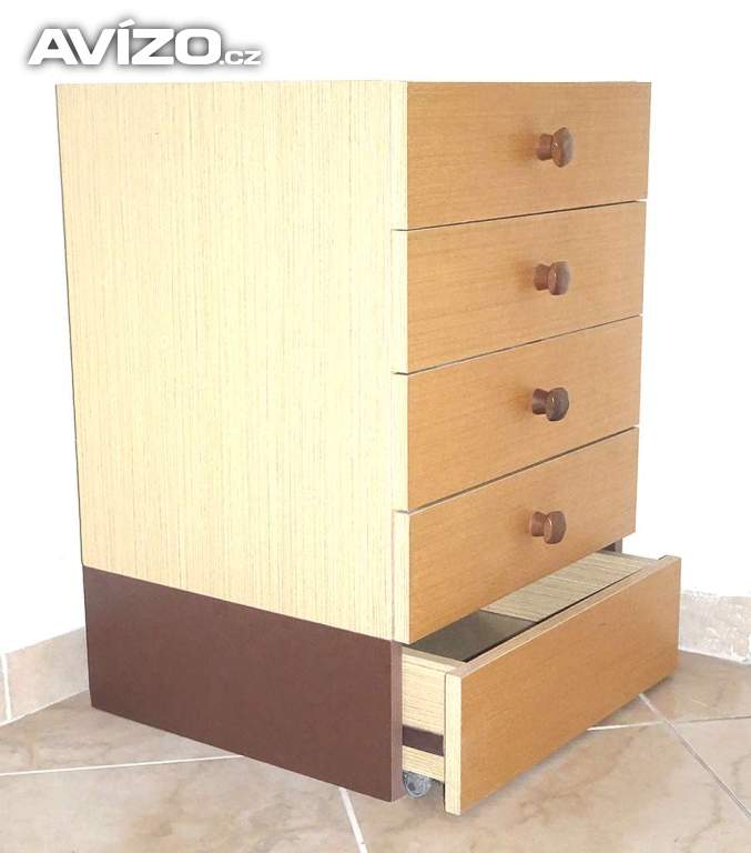 Foto inzerátu Praktická skříňka s prostornými zásuvkami.