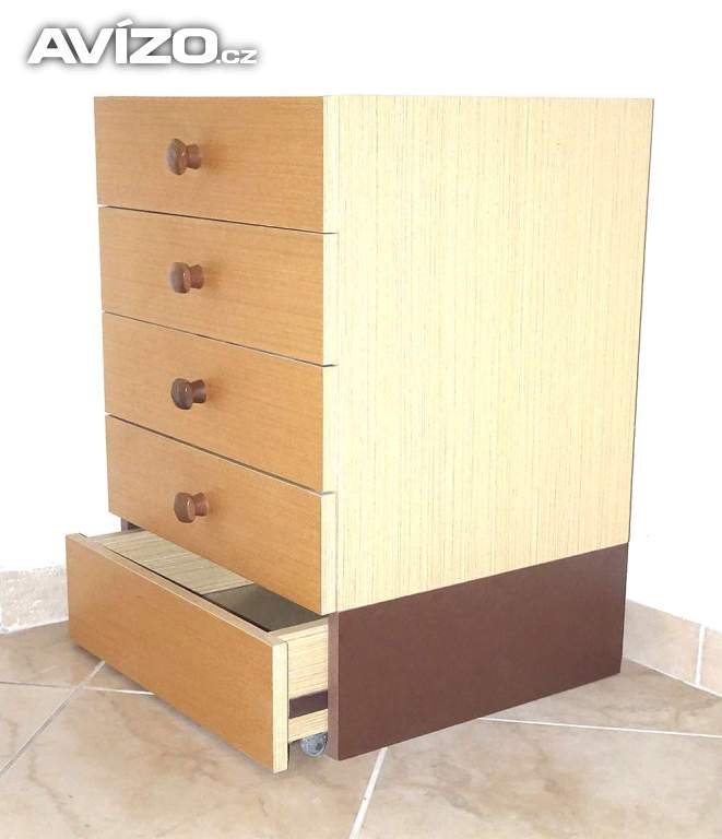 Foto inzerátu Praktická skříňka s prostornými zásuvkami.