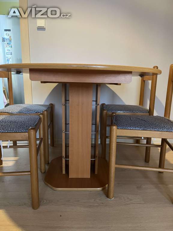 Foto inzerátu Jídelní kulatý rozkládací stůl + 4 židle