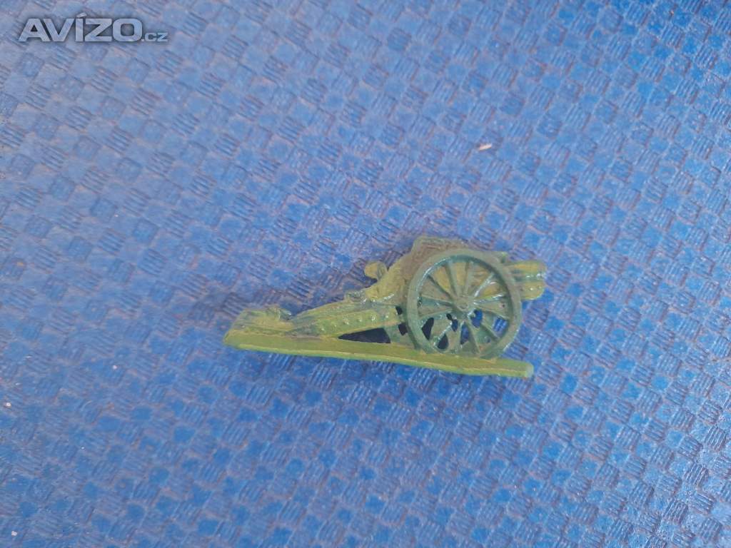 Foto inzerátu Cínové figurky - vojáčci, indiáni, rytíři a další